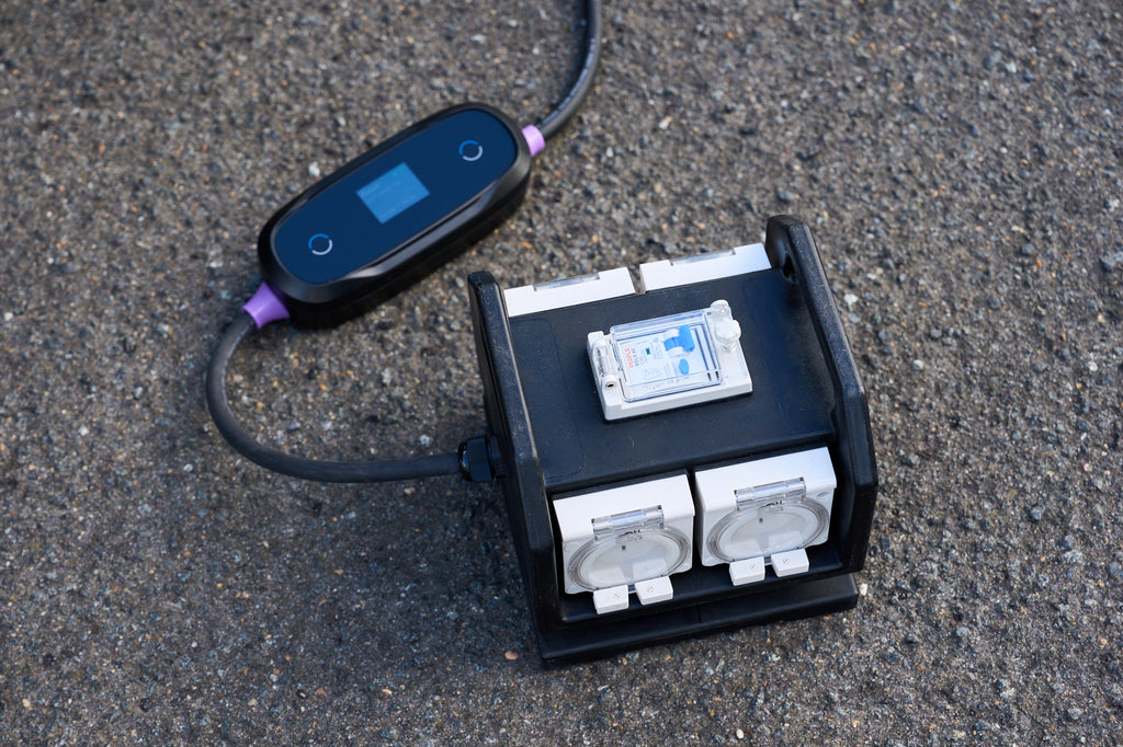 V2L-Ultra 6.6kW Discharge Adaptor With Weather-Proof Power Board for All Brands